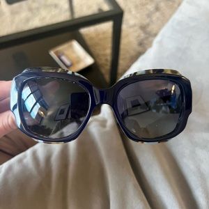 Tory Burch Sunglasses (brand new condition)